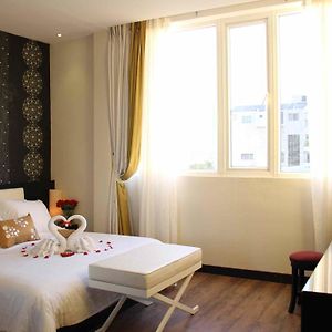 Romantic King Room